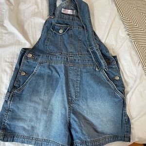 Overall shorts